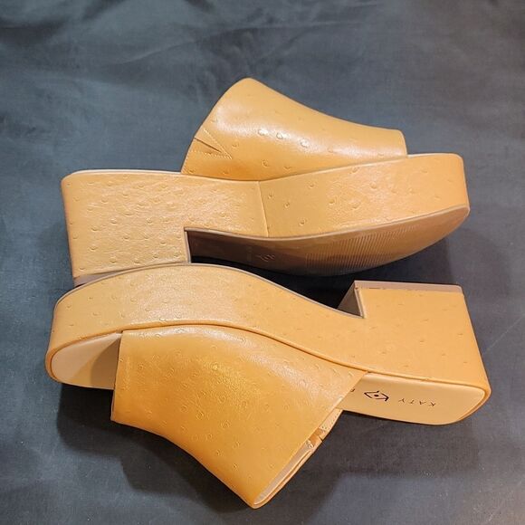 BRAND NEW KATY PERRY THE BUSY BEE SLIDE SANDALS - Picture 12 of 16